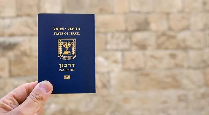 Bosniyada İsraillilər mahsur qalıb, pasportları tullandı