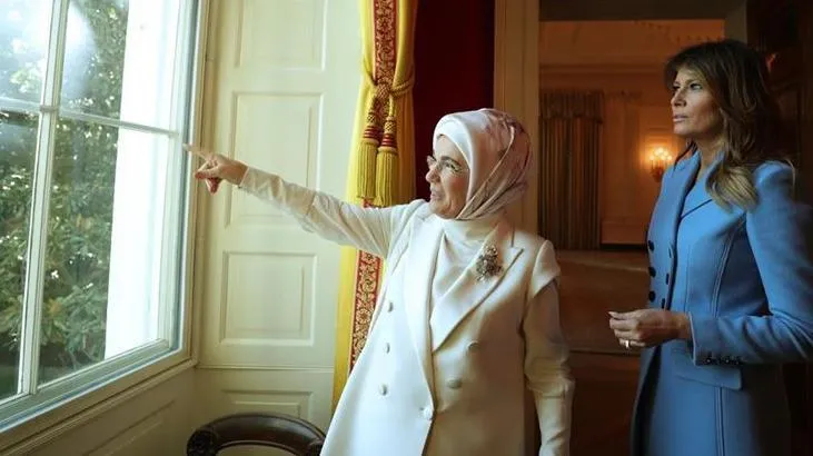 Əminə Ərdoğanın Melaniya Trampa məktubu dünya mətbuatında Türkiyənin birinci xanımı səsləndi