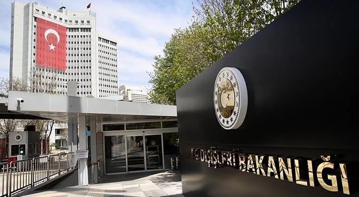 XİN Əfqanıstan zəlzələsindən kədərləndiyini bildirdi