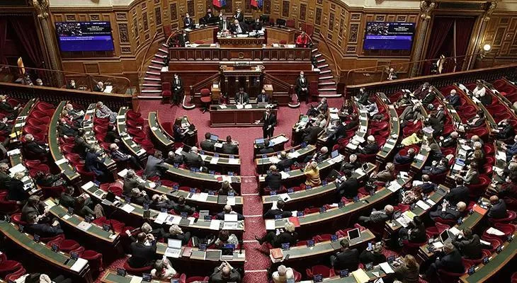 Fransa hökuməti etimad sınağında