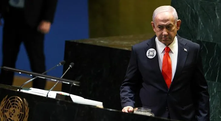 SON DƏQİQƏ: Netanyahuya 2-ci şok! Kürsüyə çıxarkən