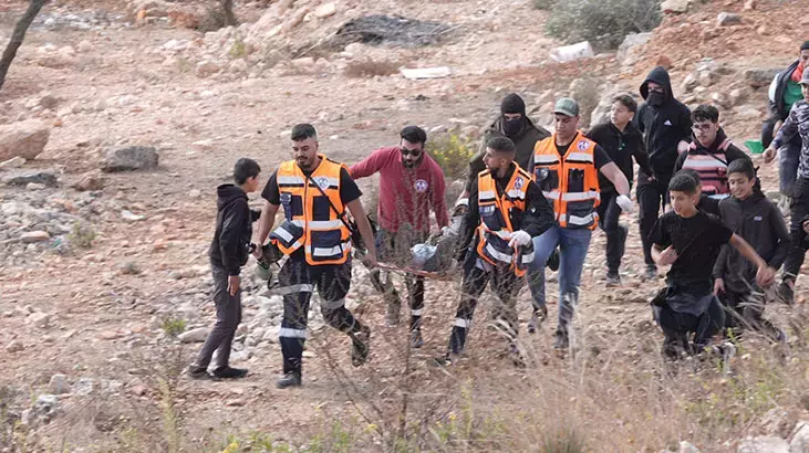 İsrail ordusu həbsxana önündəki kütləyə hücum etdi