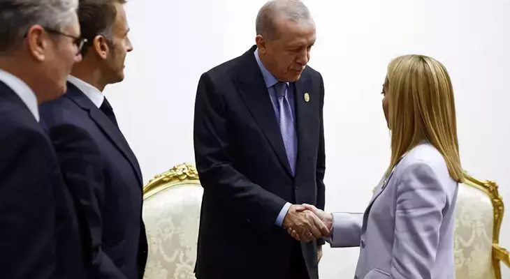 Ərdoğandan Meloniyə xəbərdarlıq: "13 il əvvəl siqareti buraxıb yenidən başlamış"