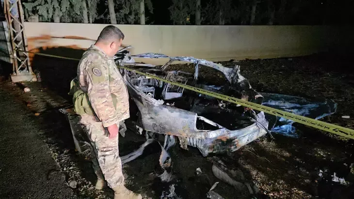 İsrail ordusu Livanın cənubunda avtomobilə hava zərbəsi vurdu