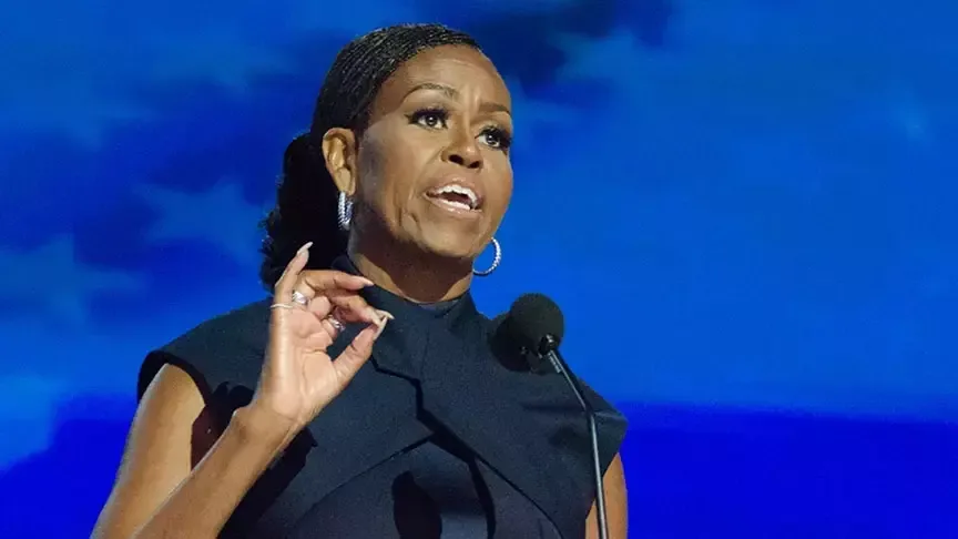 Mişel Obama: ABŞ qadın prezidentə hazır deyil