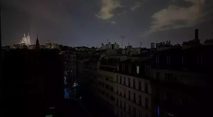 Avropanın mərkəzində işıqlar söndü: 170 min ev elektriksiz qaldı, ictimai nəqliyyat iflic oldu
