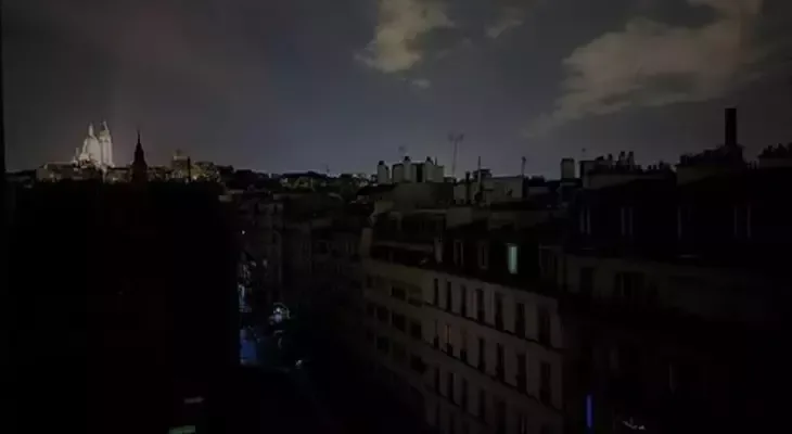 Avropanın mərkəzində işıqlar söndü: 170 min ev elektriksiz qaldı, ictimai nəqliyyat iflic oldu