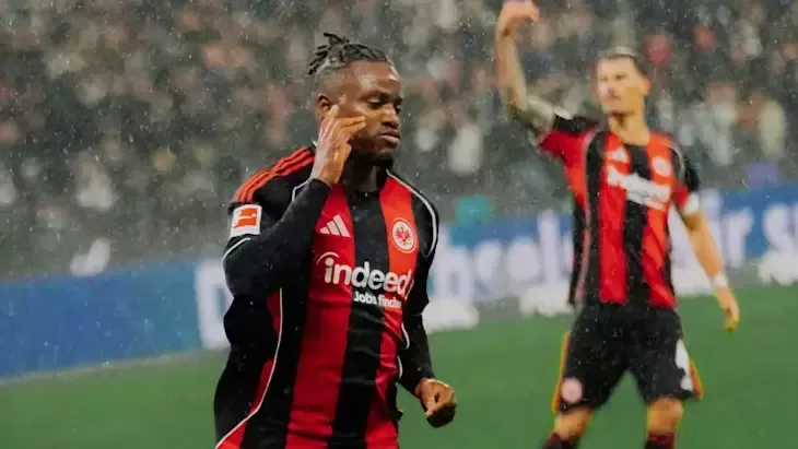 Batshuayi Eintracht Frankfurtla əlavə vaxtda xal qazandırdı