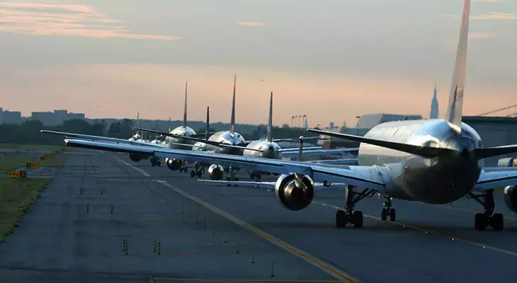 Ölkənin ən böyük aviaşirkəti 70-dən artıq reysi ləğv etdi