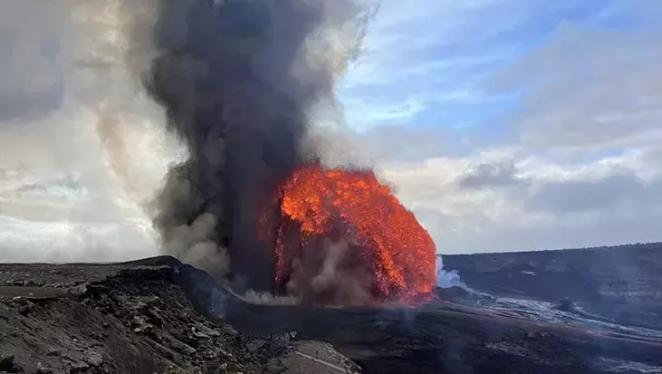 Dünyanın ən aktiv vulkanı Kilauea yenidən lav püskürdür