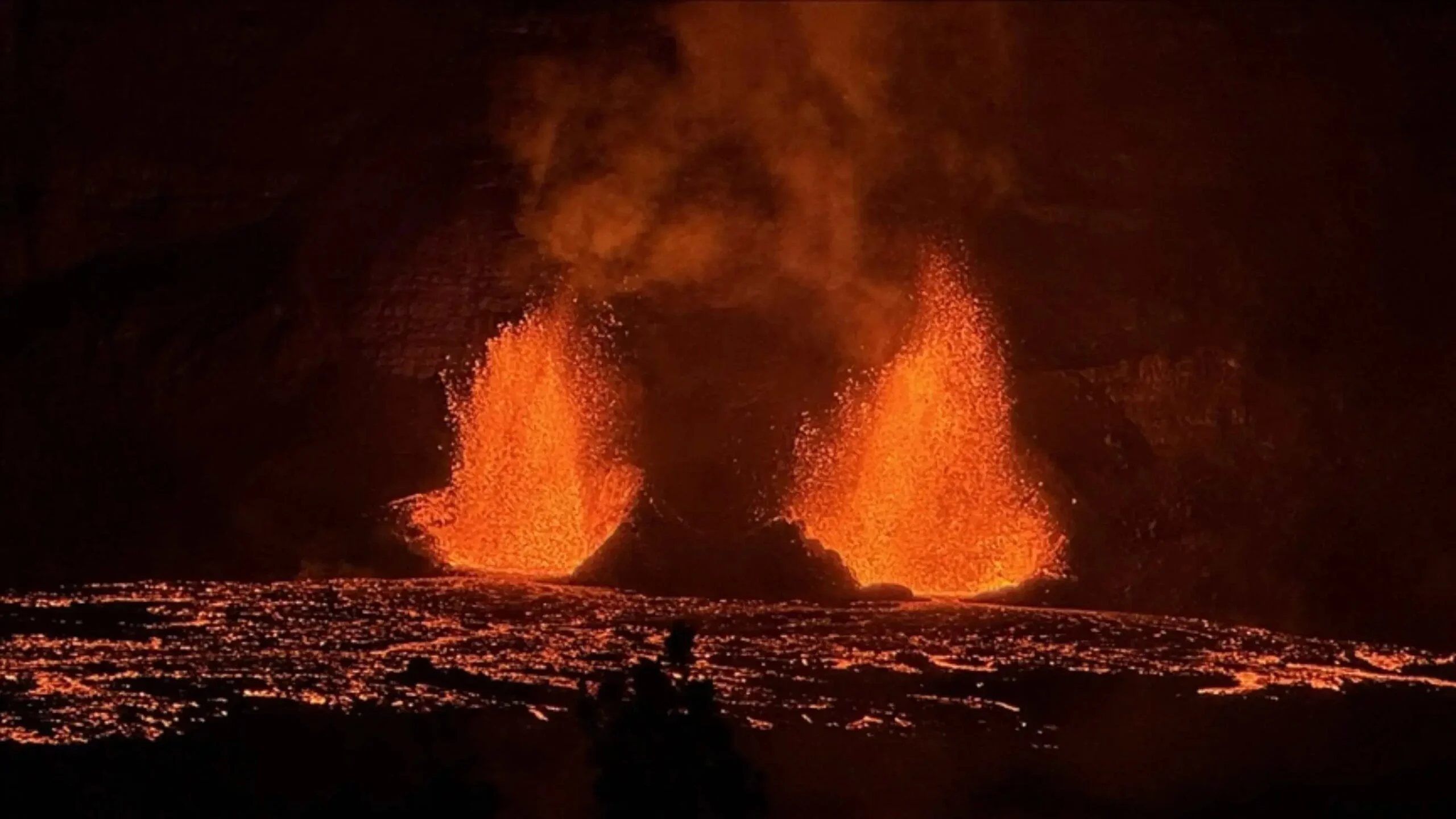 Dünyanın ən aktiv yanardağı: İldə 39 partlayış, metrlərlə lava püskürtdü