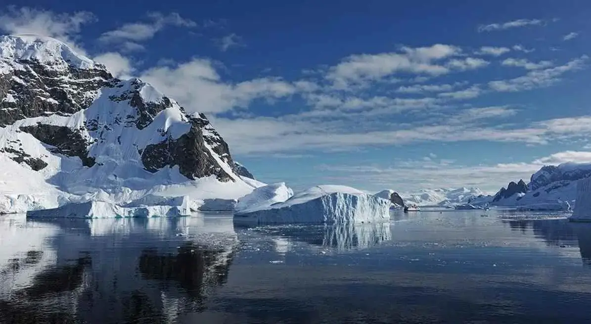 Dünyanın ilk buz sığınağı -52°C-də fəaliyyətə başladı: Buzda miras