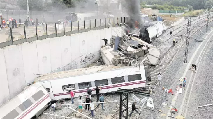 Vaqonlarda əzildilər