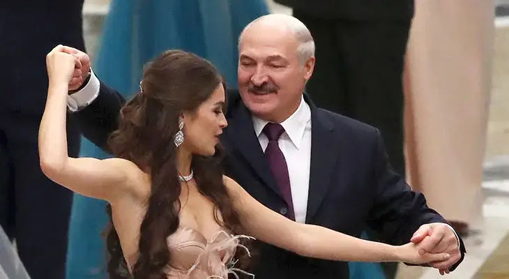 Lukaşenko qadınlara qalmaqallı "ən yaxşı" gözəllik resepti