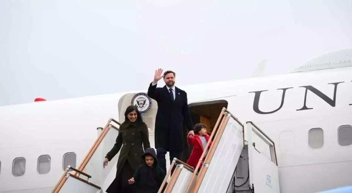 ABŞ vitse-prezidenti Vans Azərbaycanda səfərdə