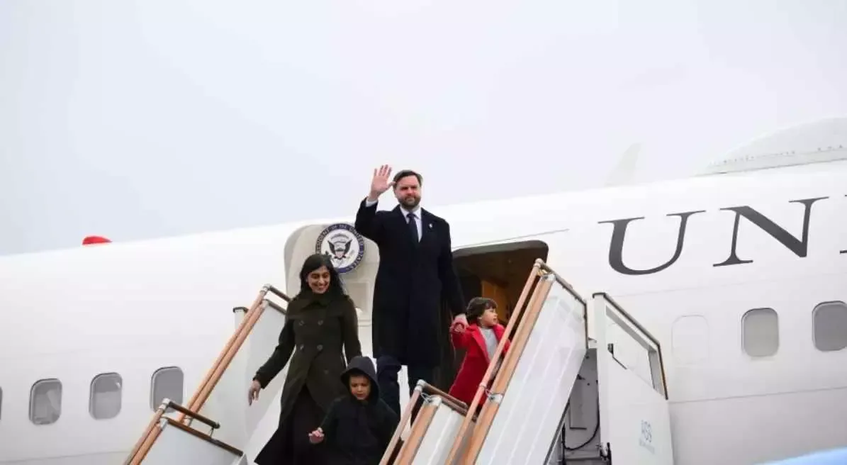 ABŞ vitse-prezidenti Vans Azərbaycanda səfərdə