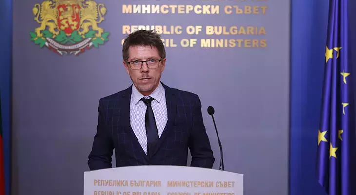 24 saat sonra istefa etdi: Səbəb şoka saldı