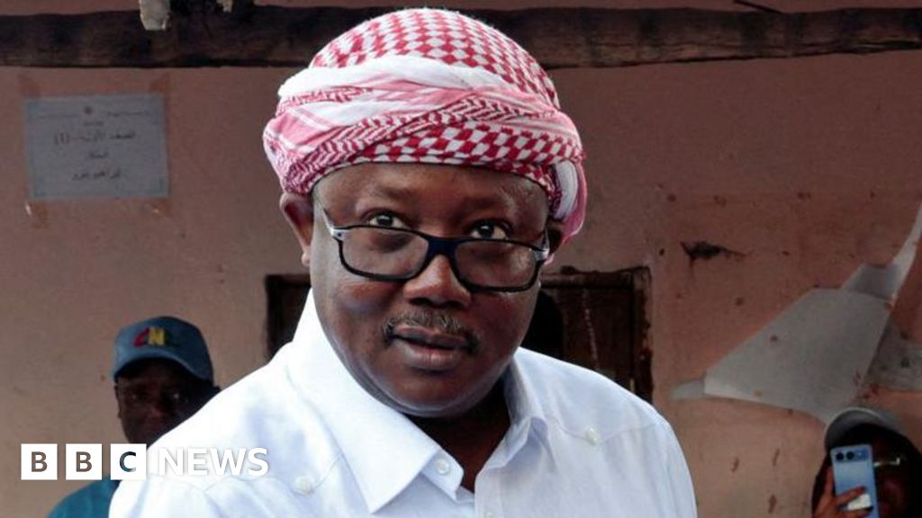 Qvineya-Bisauda çevriliş: Prezident Embaló Seneqala qaçdı