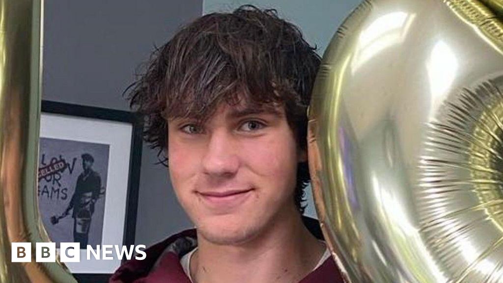 Rumıniya dağlarında itkin düşən Corc Smitin axtarışları davam edir