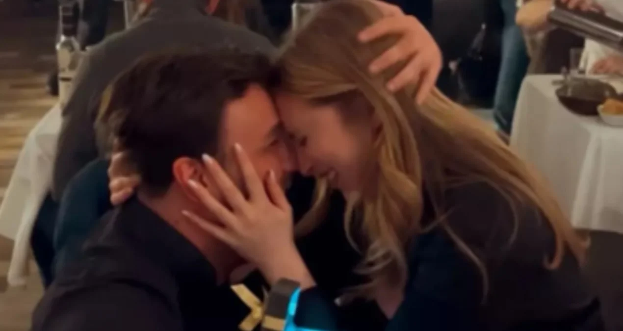 Hayal Köseoğluna doğum günündə evlilik təklifi