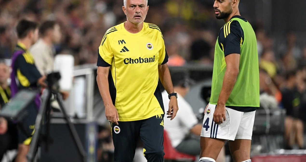 Mourinyo galaya qatılmayıb, səbəbi bəlli olub