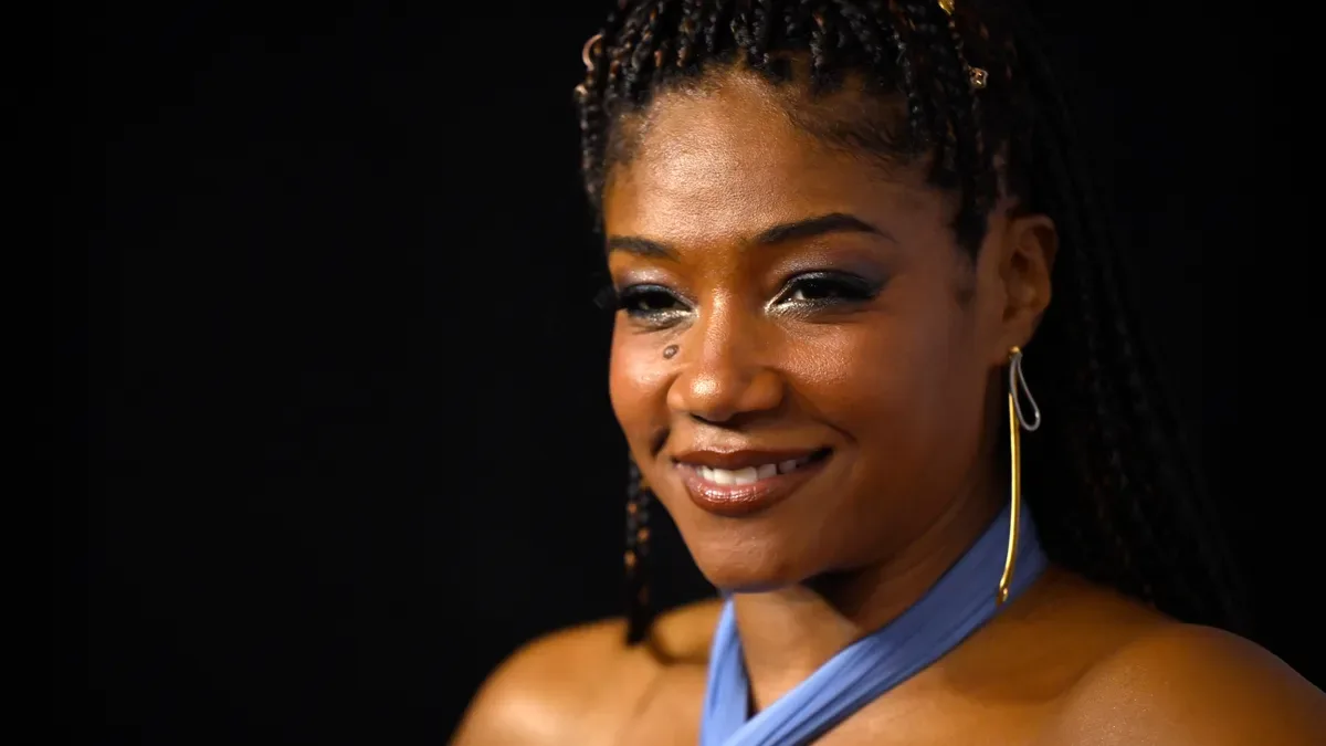 Tiffany Haddish Peacock serialında özü ilə "evləndi" və bütövləşdi