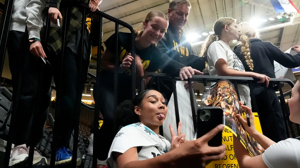 Ayova-UNI Qadın Basketbolu: Təhlil və Proqnoz