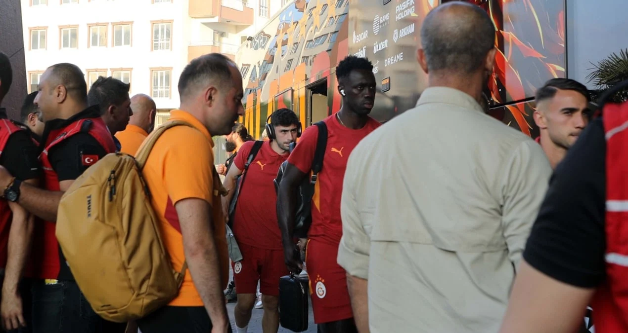Qalatasaray Antepdə coşqu ilə qarşılandı