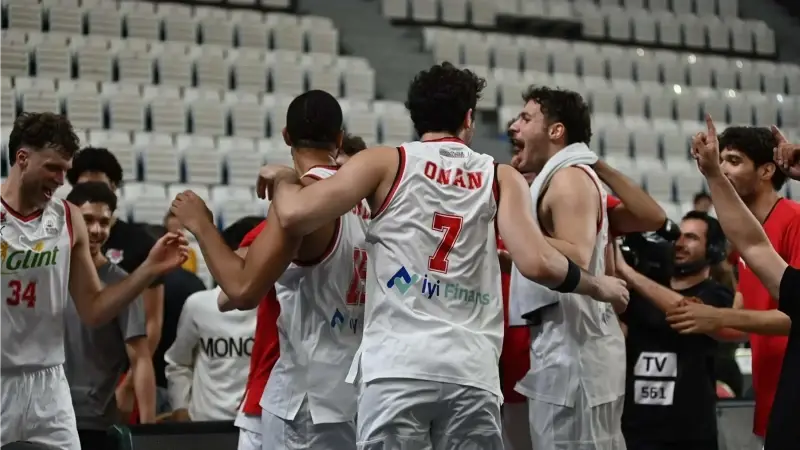 Manisa məğlubiyyətsiz lider Beşiktaşın qonağı