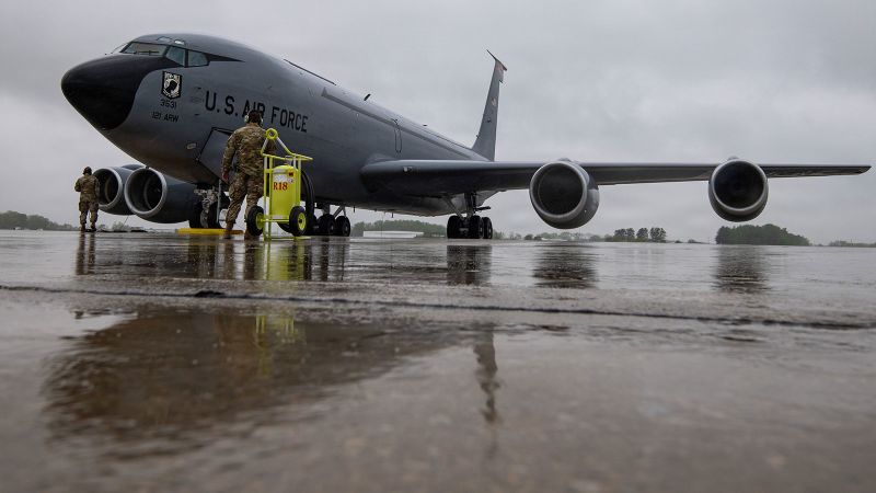 ABŞ HHQ-yə aid yanacaq dolduran təyyarə İraqda yoxa çıxdı, beş heyət üzvü ilə birlikdə