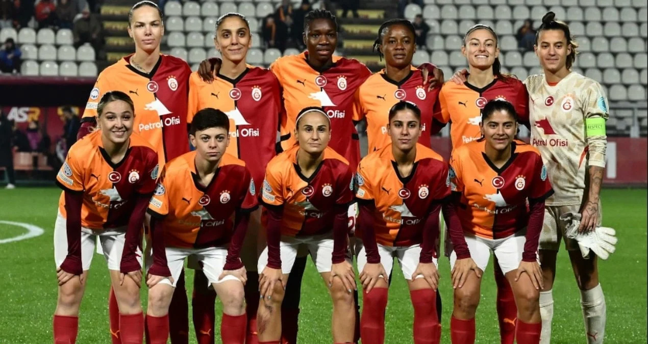 "Qalatasaray" qadın futbol komandası 18 oyunçu ilə yollarını ayırdı