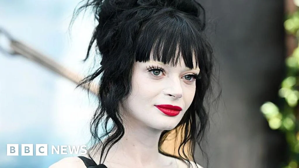 "Məşhur Xainlər" ulduzu Ruth Codd ikinci ayaq amputasiyasından sonra sağalır