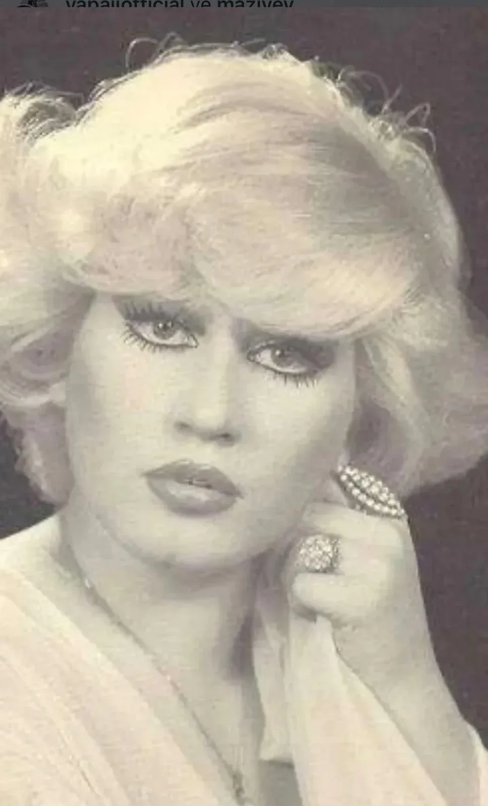 Qulaqlar deyil, qəlbin səslənsin | Müge İplikçi yazdı