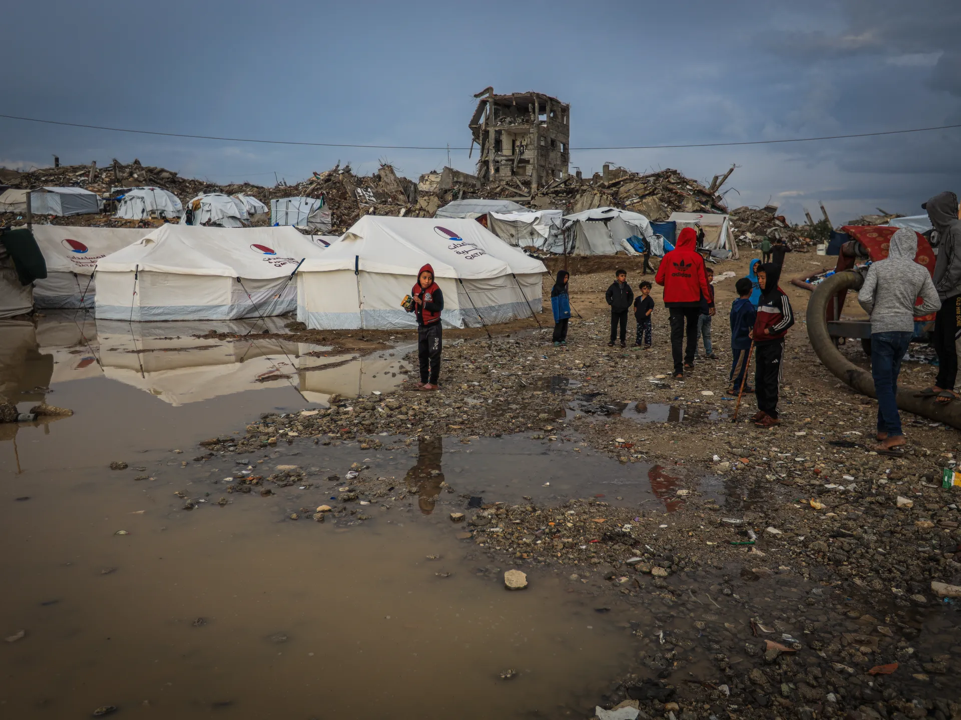 CANLI: Müharibənin vurduğu Qəzzada Byron Fırtınası: Güclü yağışlar, daşqınlar