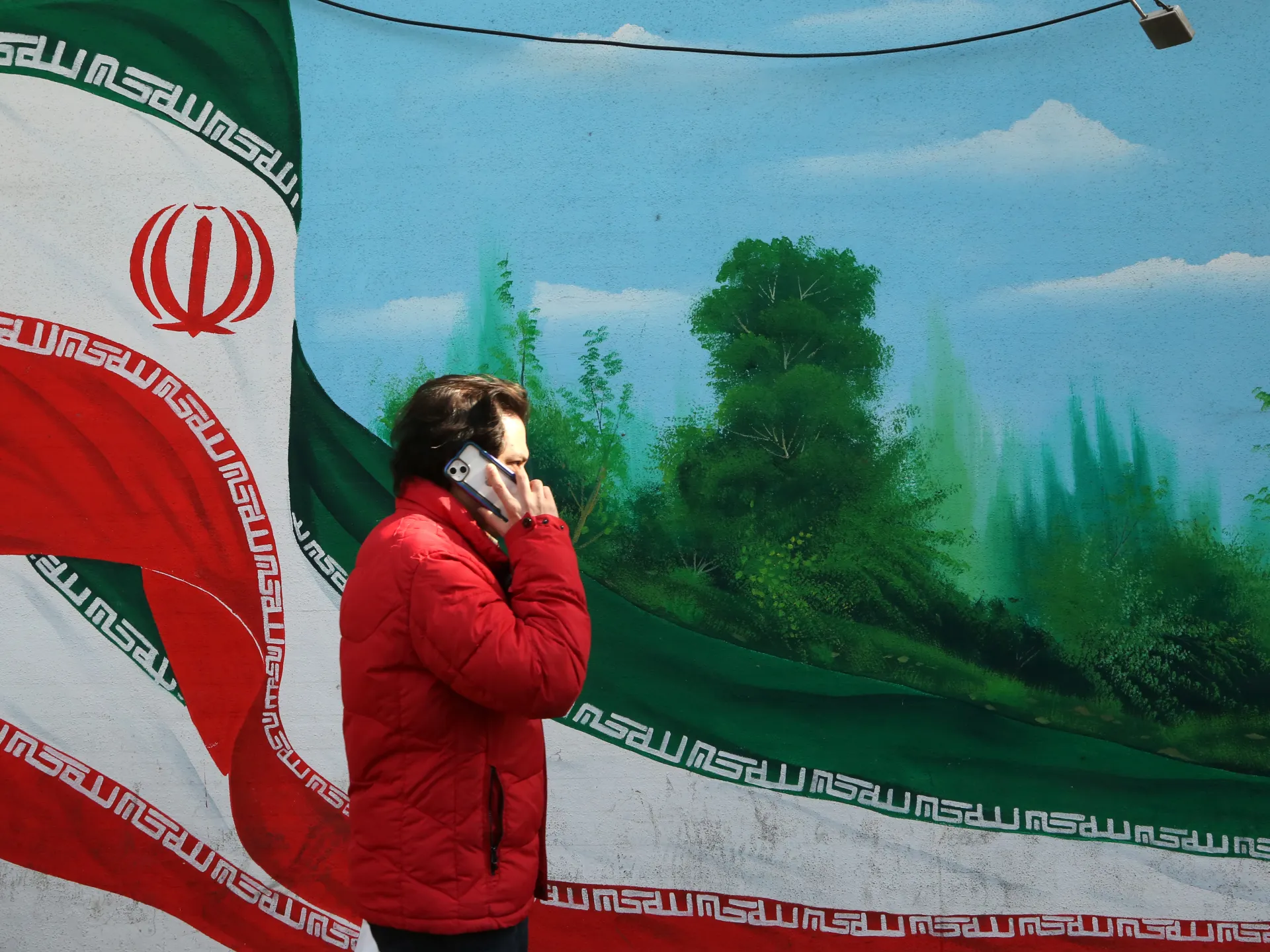 ABŞ hərbi donanması yaxınlaşır, İran müharibəyə hazırlaşır