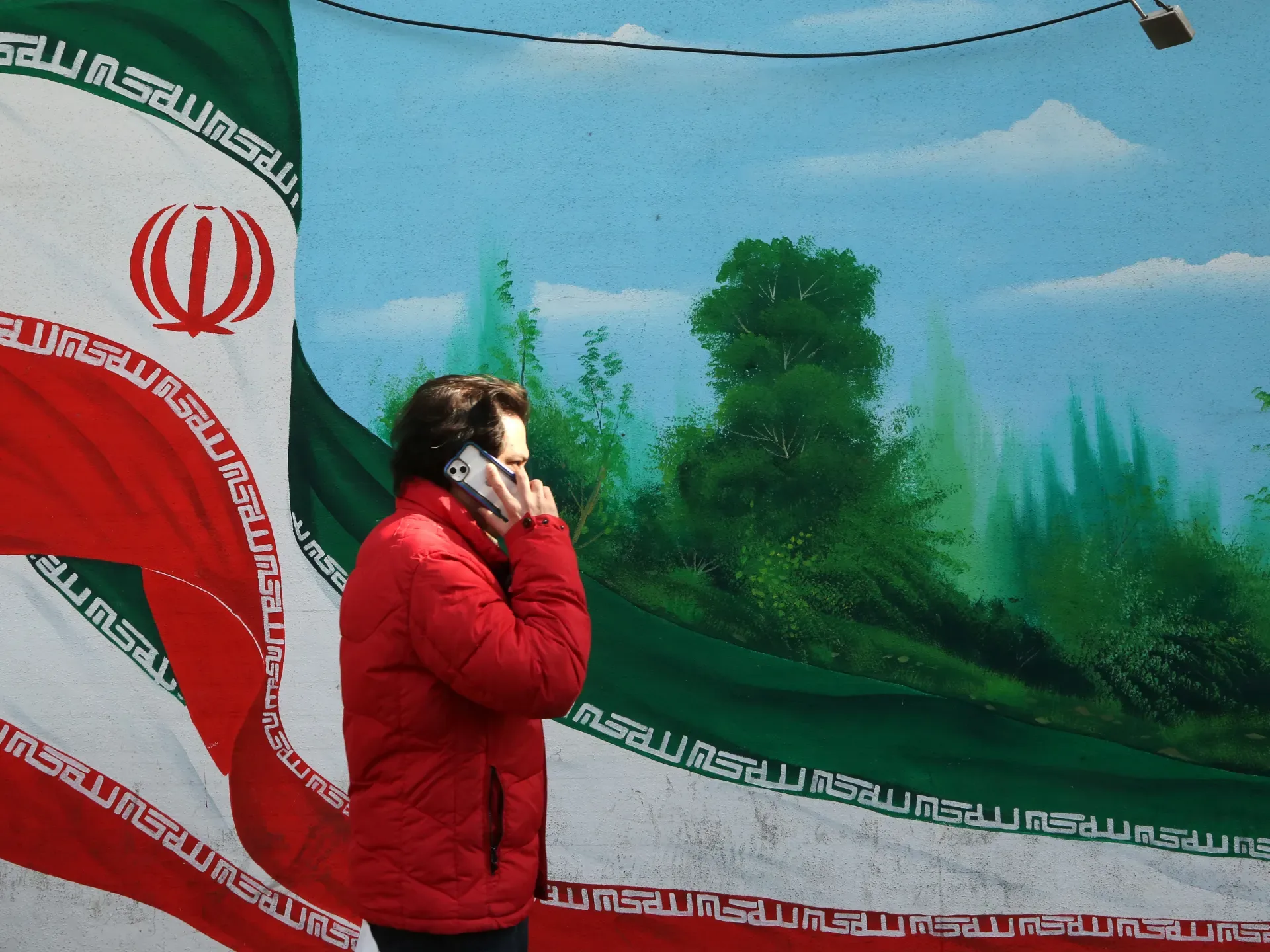 ABŞ hərbi donanması yaxınlaşır, İran müharibəyə hazırlaşır