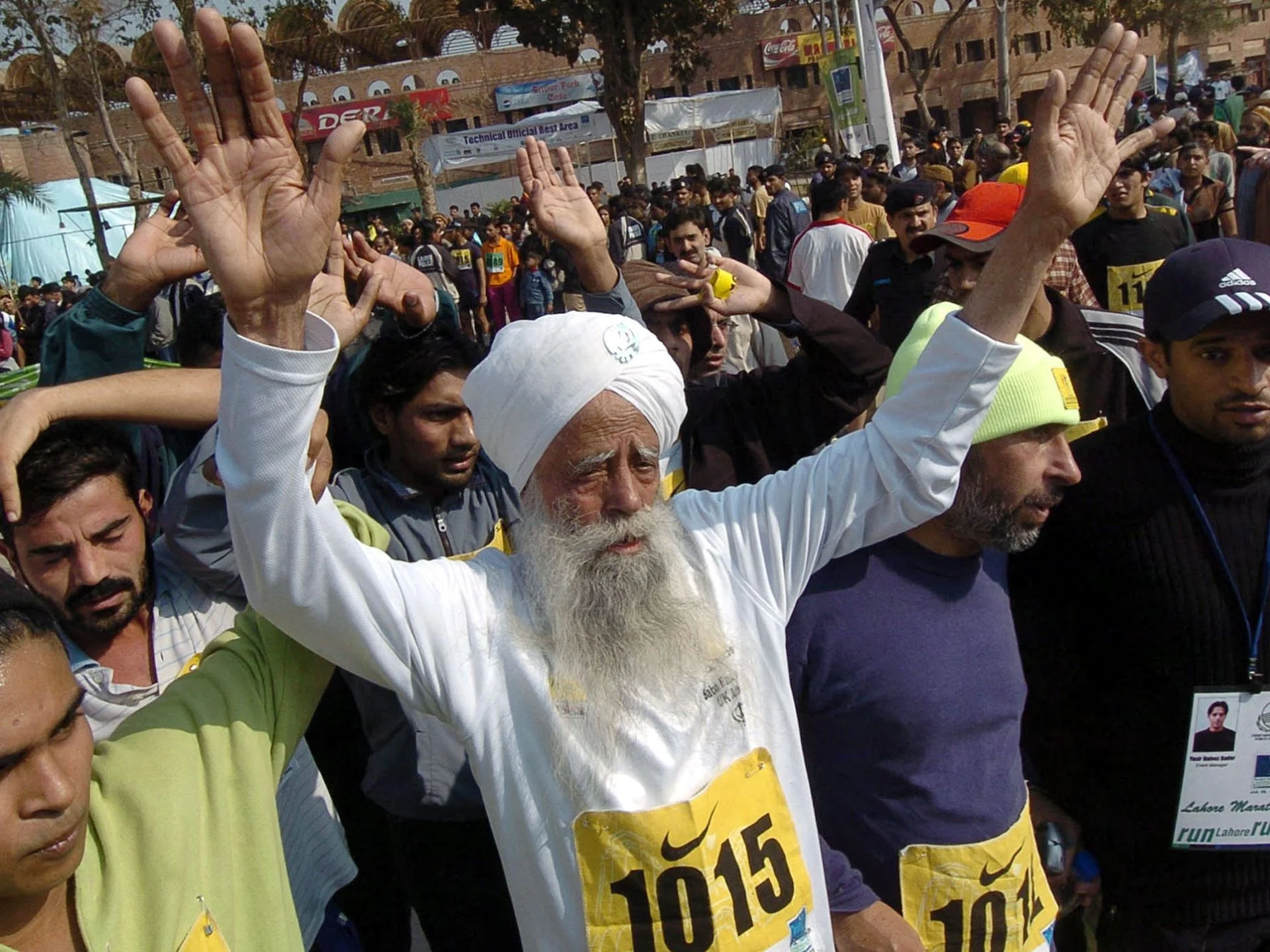 Əfsanəvi marafonçu Fauja Singh Hindistanda yol qəzasında həyatını itirdi