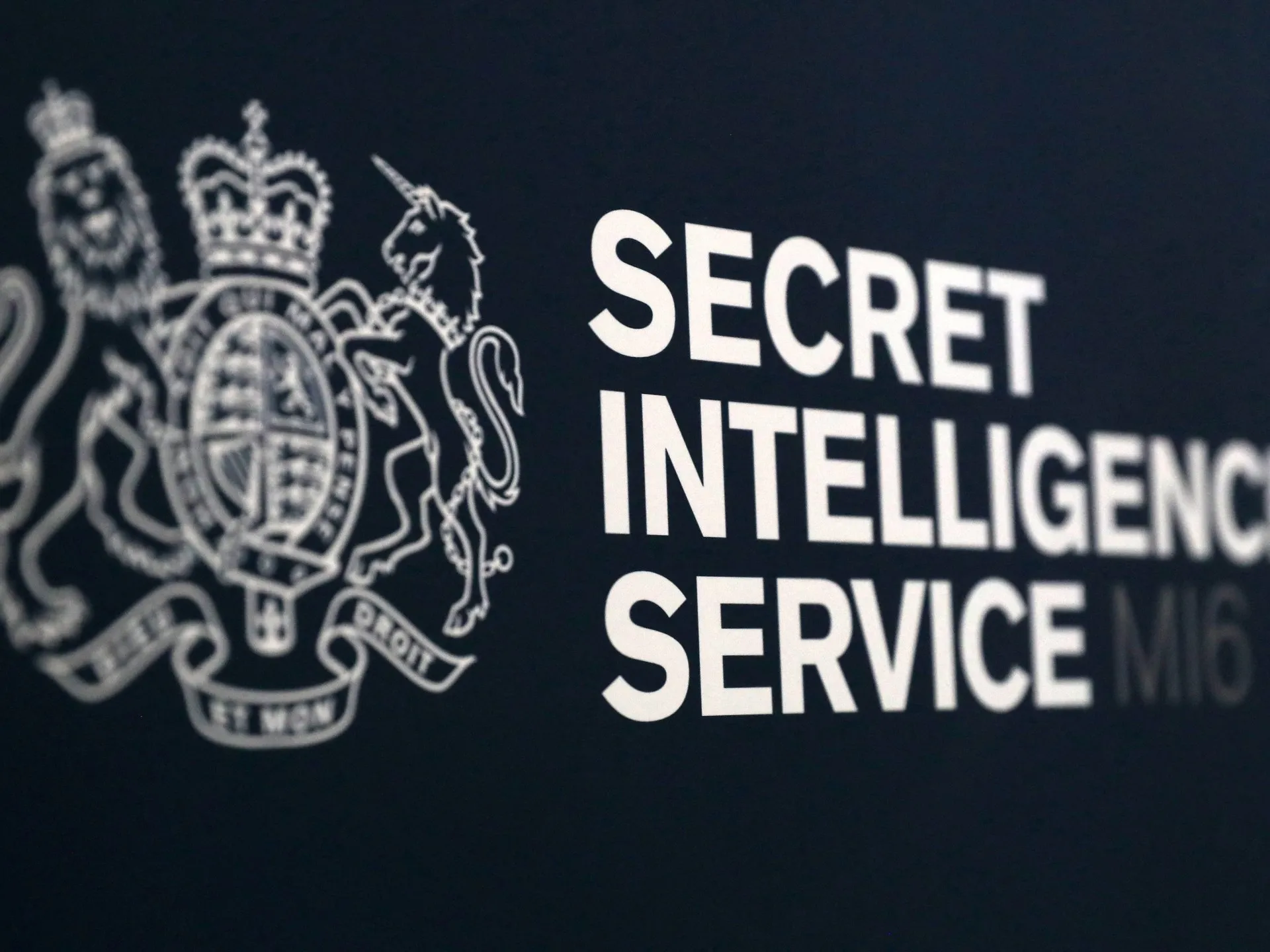 MI6 qaranlıq internetdə: Xarici casuslara çağırış