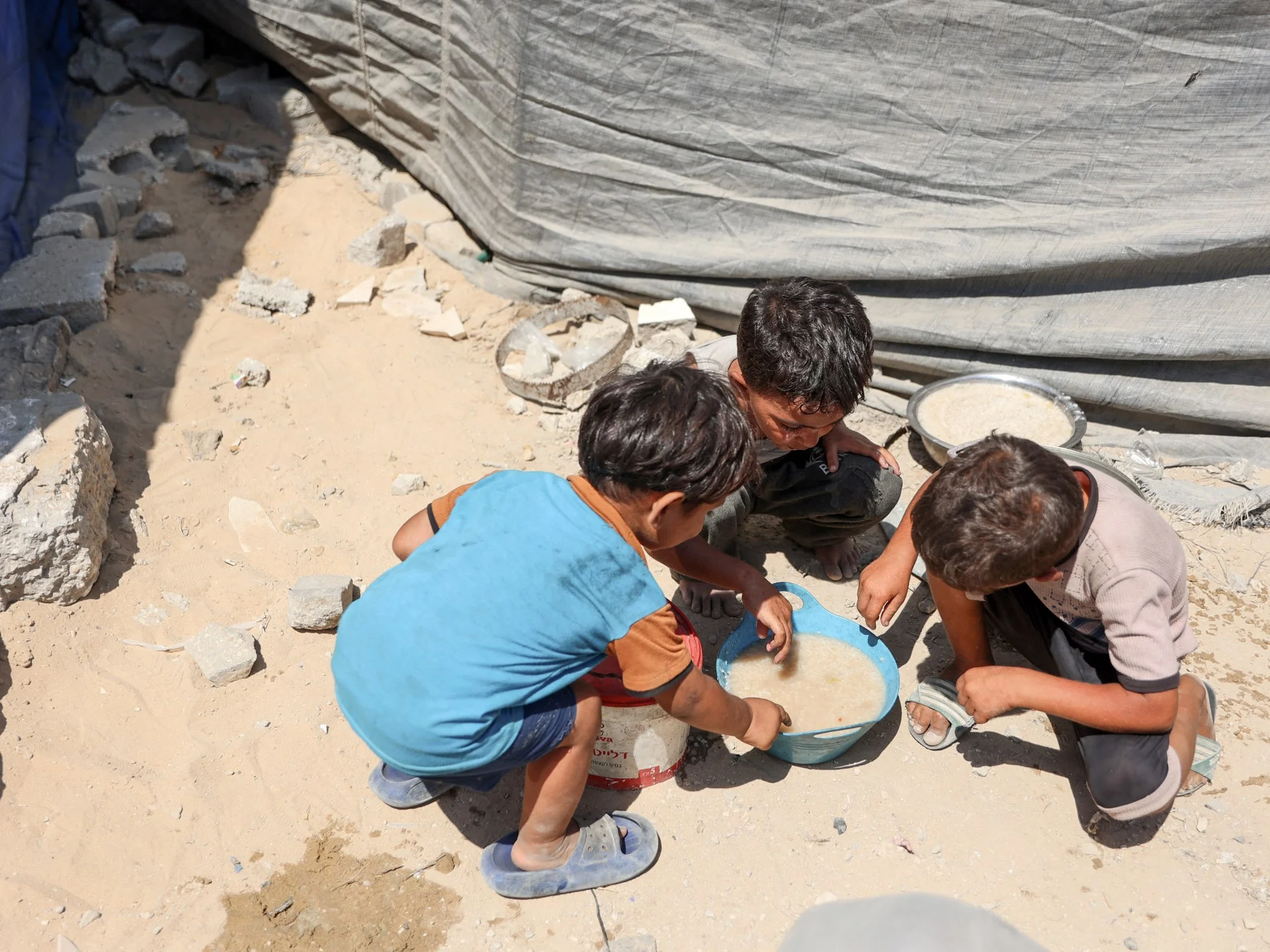 Qəzzada hər üç fələstinlidən biri günlərlə aclıq çəkir - UNICEF