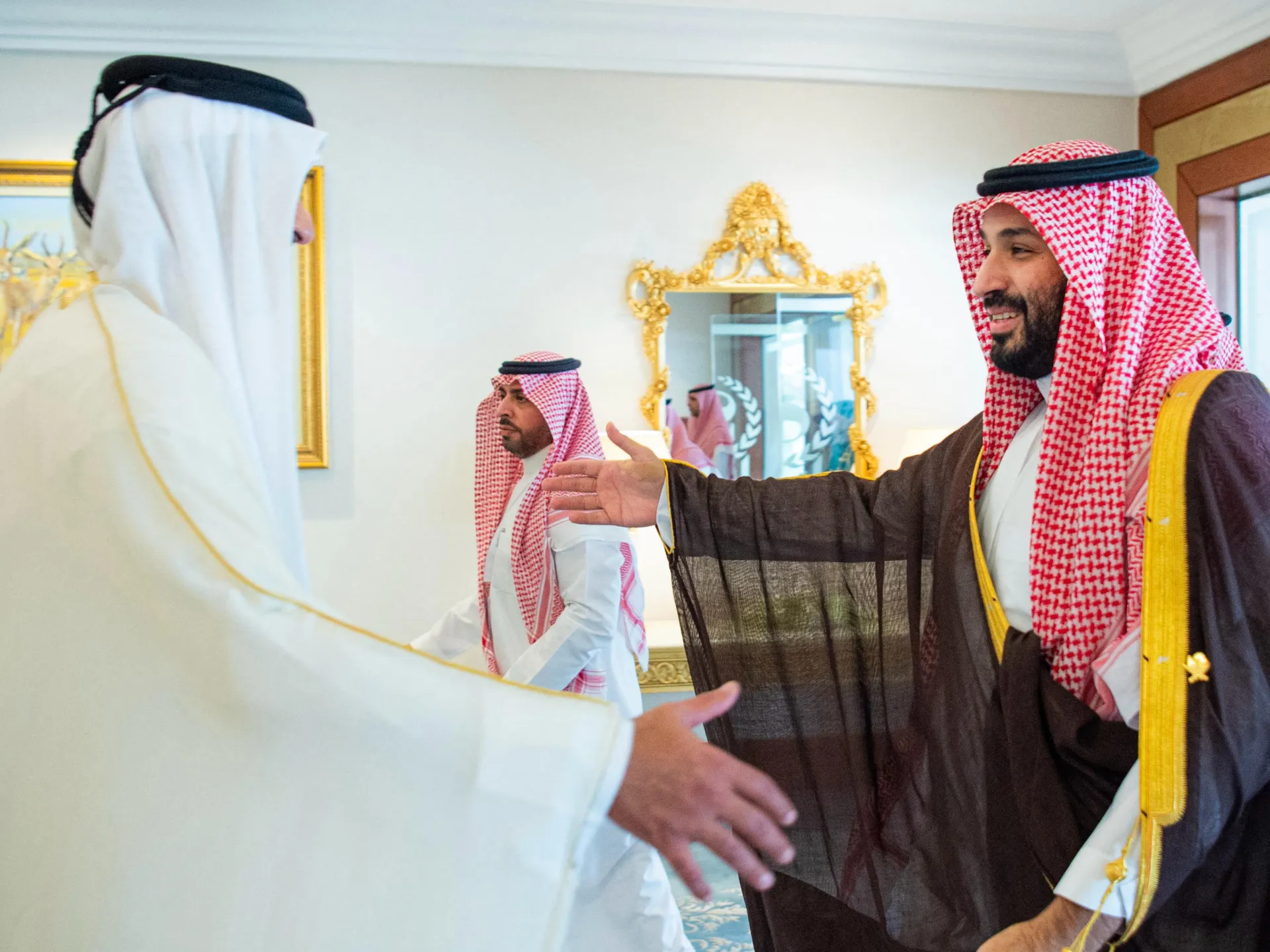 Körfəz ABŞ-İran eskalasiyasının qarşısını almaq üçün diplomatiyanı fəallaşdırır