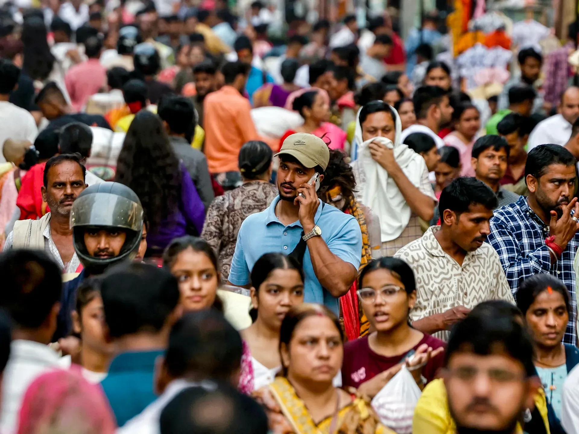 Hindistan telefonlara dövlət təhlükəsizlik tətbiqi öncədən quraşdırmağı əmr edir