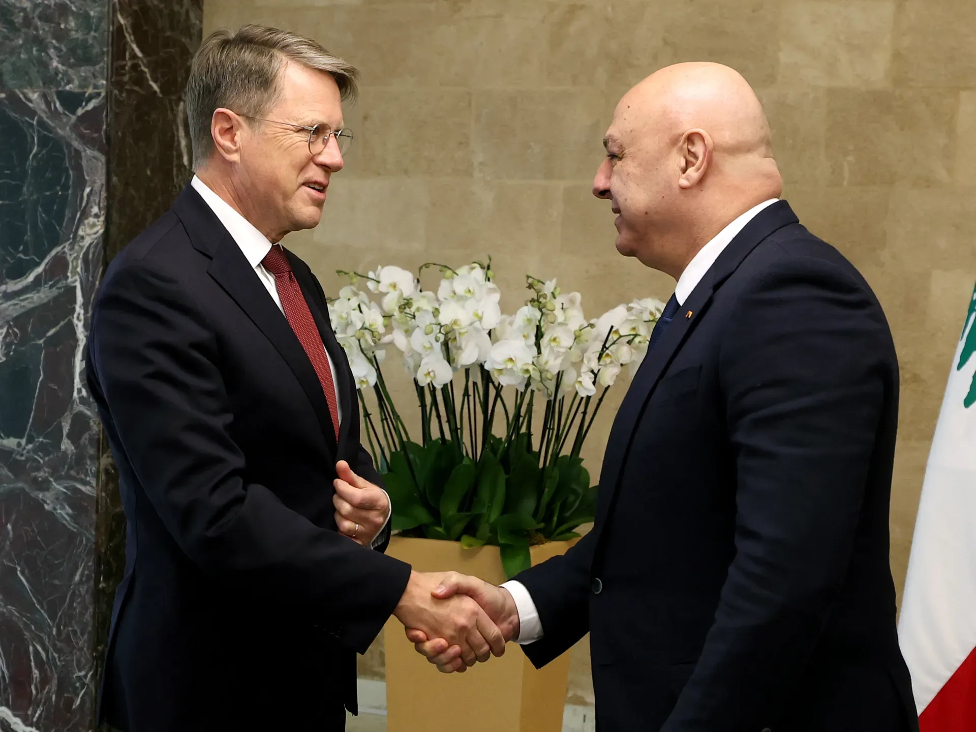 BMT TŞ İsrail gərginliyi fonunda Livan cənubunu gəzdi Aounla görüşdü