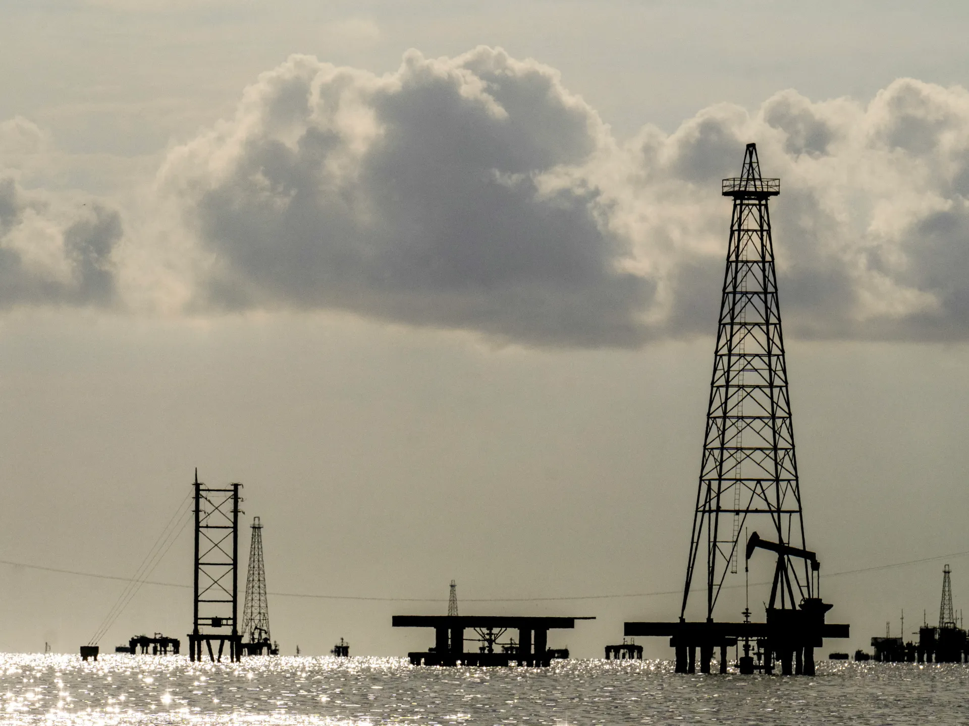 Tramp: Hindistan İrandan deyil, Venesueladan neft alacaq