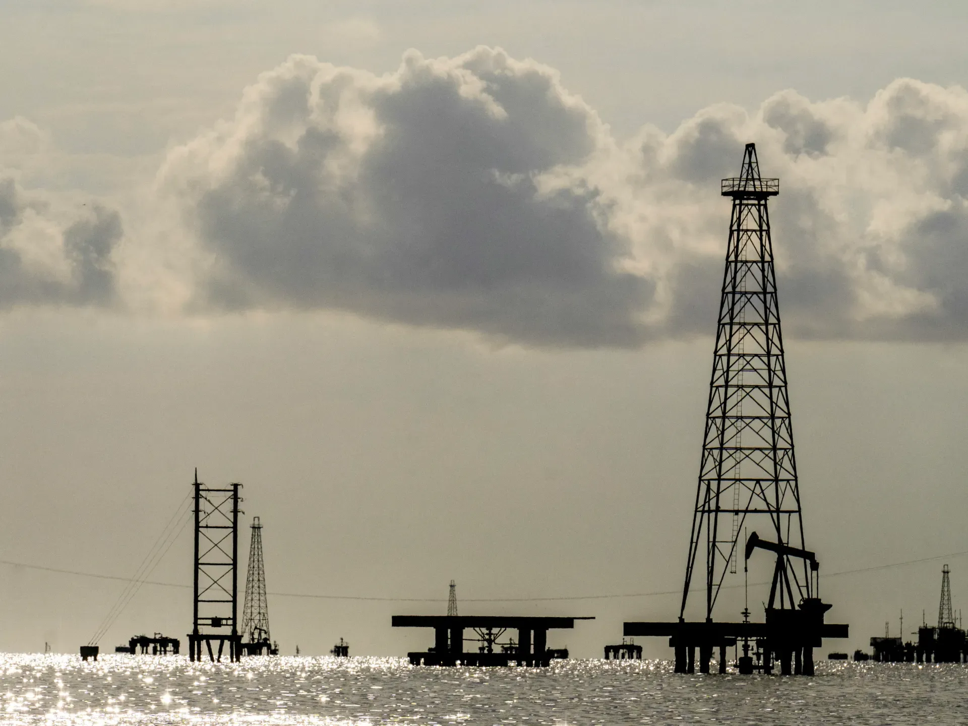 Tramp: Hindistan İrandan deyil, Venesueladan neft alacaq