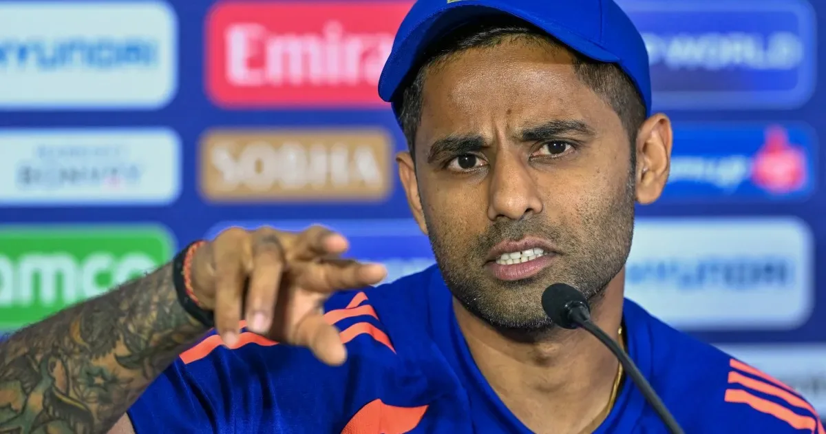 Hindistanın Suriyakümarı Pakistanla T20 Dünya Kuboku oyununda yağışa meydan oxuyur