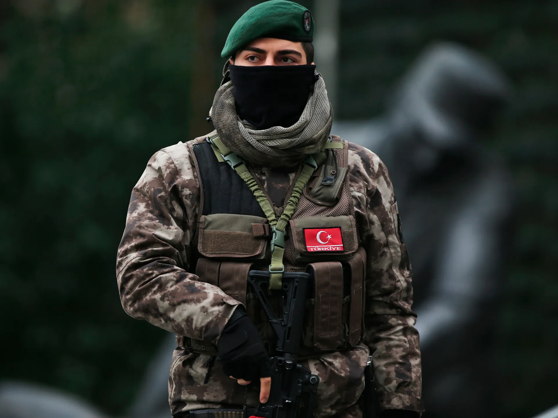 Türkiyədə casusluq ittihamı ilə üç müdafiə rəsmisi saxlanılıb