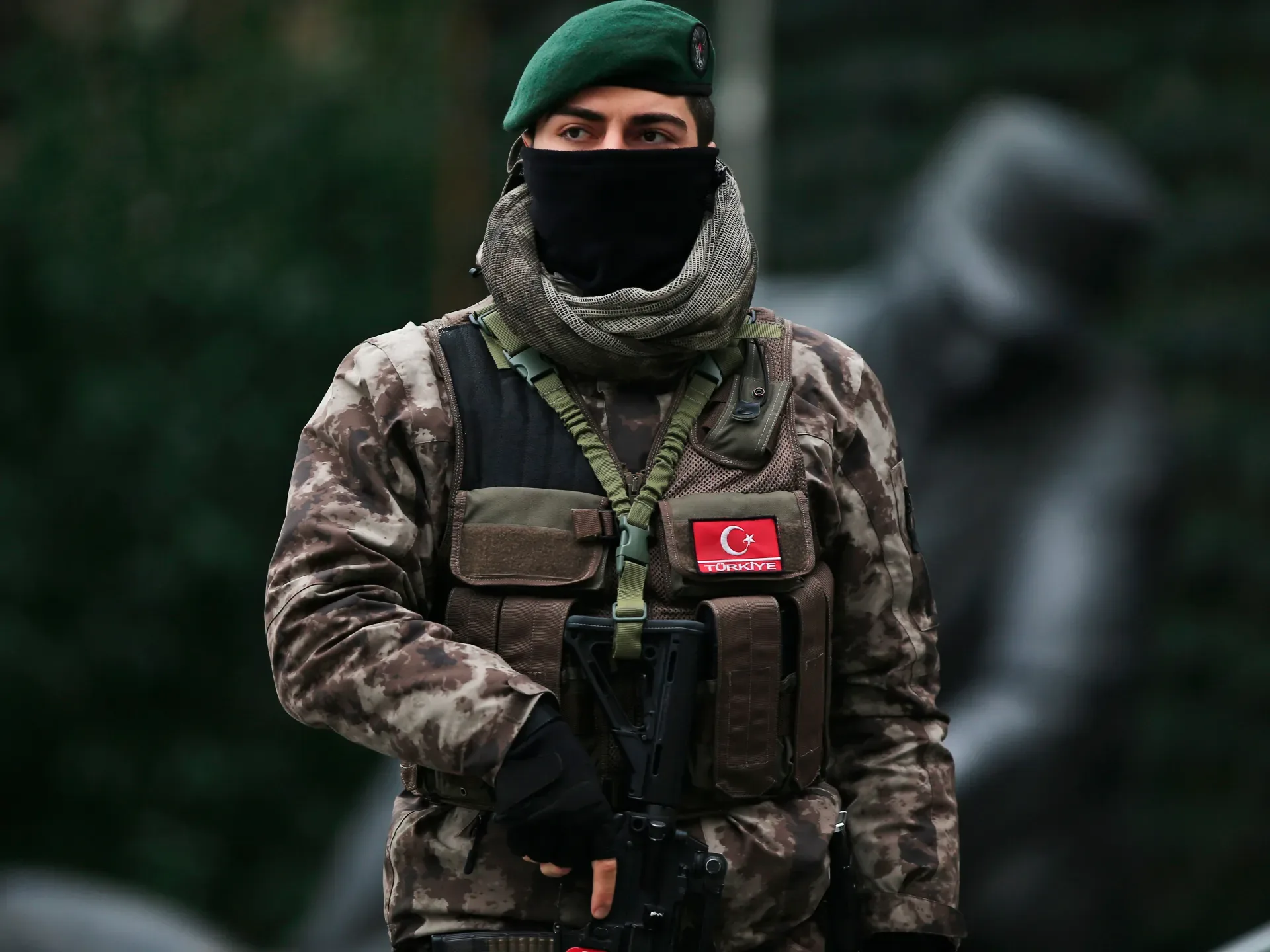 Türkiyədə casusluq ittihamı ilə üç müdafiə rəsmisi saxlanılıb