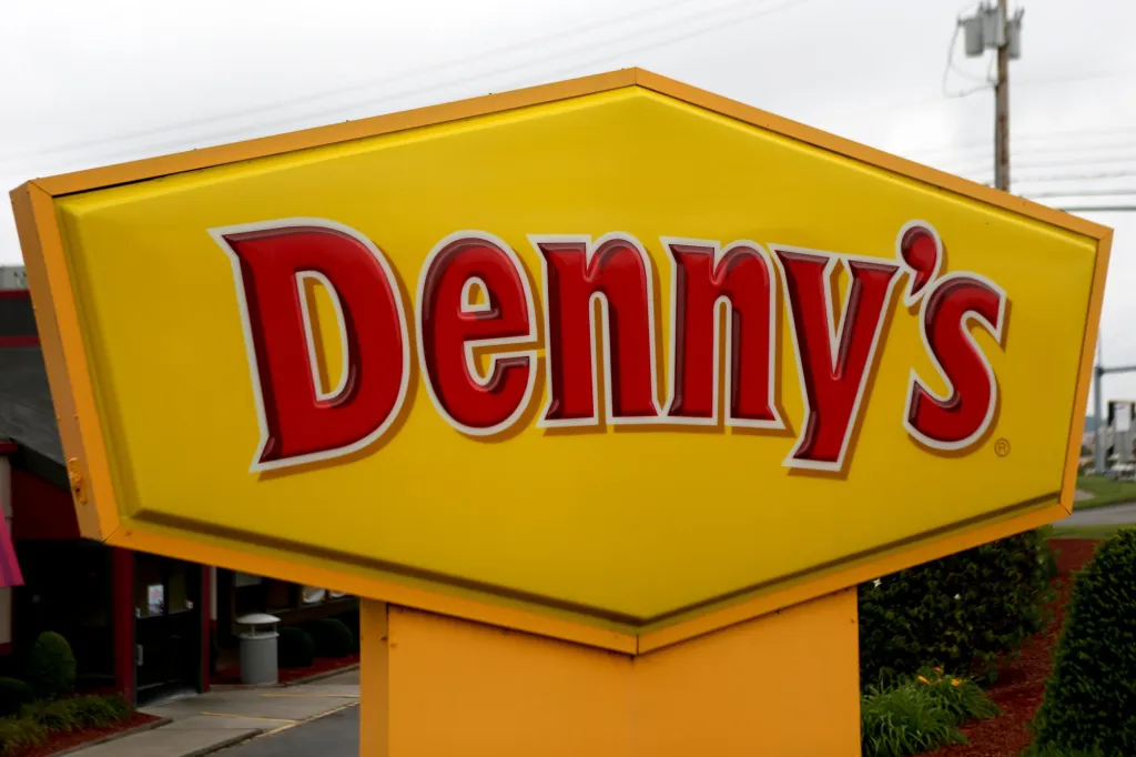 Milli şəbəkənin satışı və özəlləşməsi: Santa Rosa Denny's bağlandı