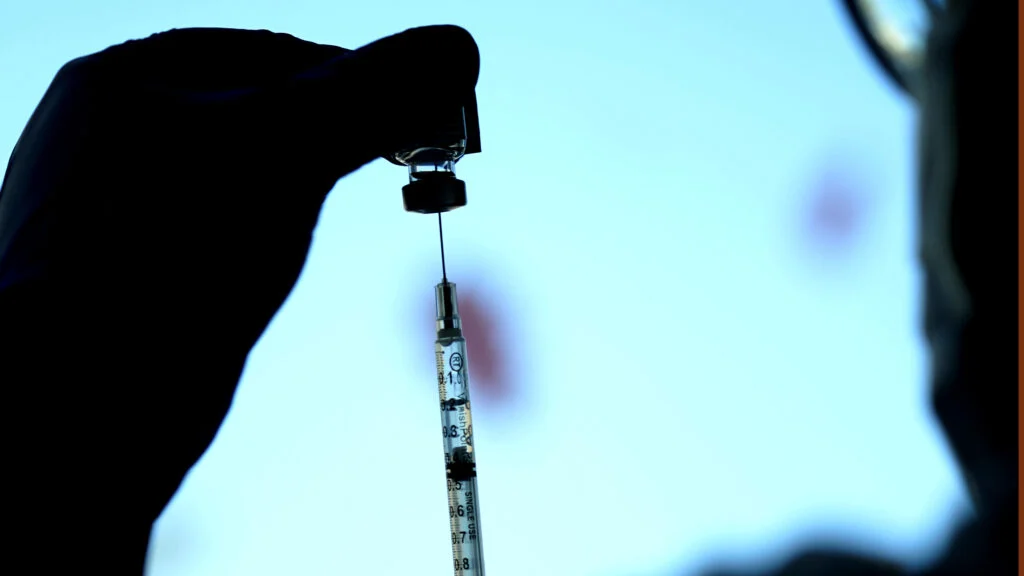 Vaksina istehsalçıları Trampın formulasiya təşəbbüsündə qıtlıq riski görür