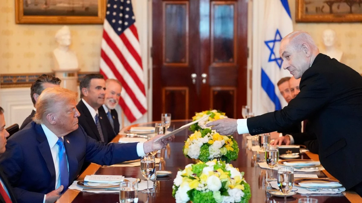 Netanyahu, Tramp: Fələstinlilərin Qəzzadan məcburi köçürülməsi